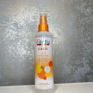 Spray pentru fixarea si stralucirea buclelor