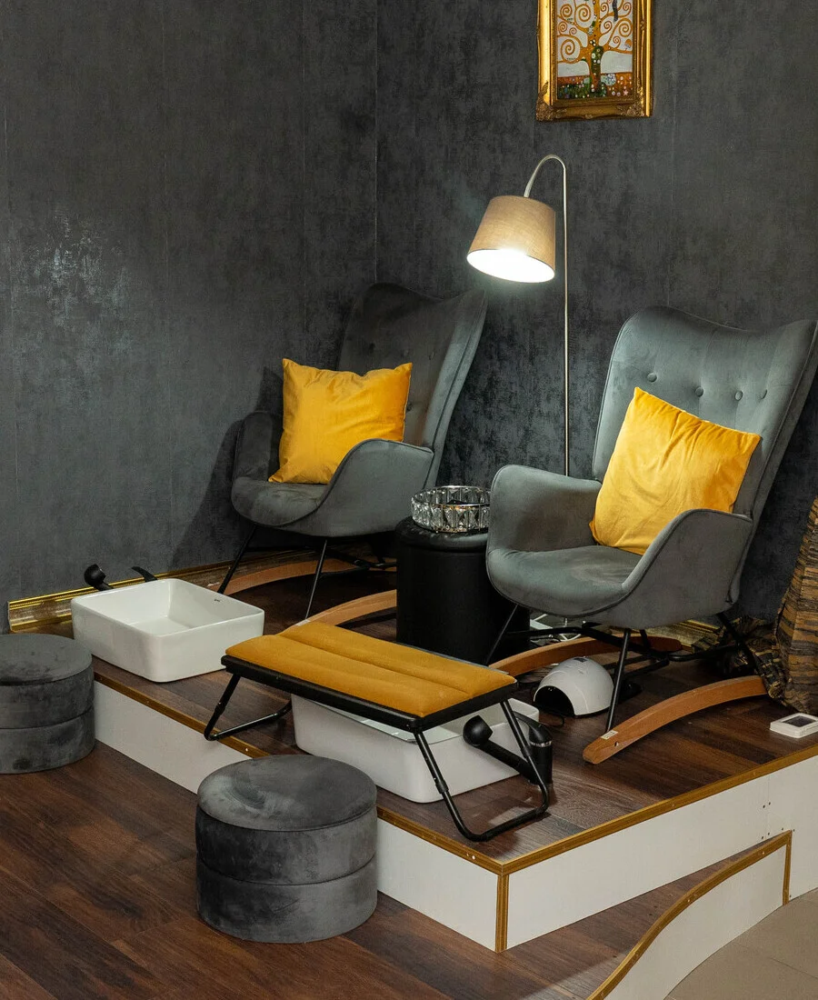 Manicure – Pedicure
